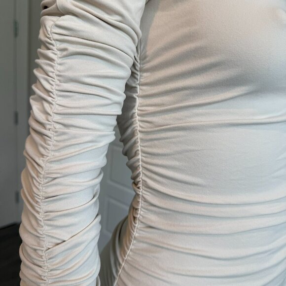 REVOLVE Susana Monaco one shoulder off shoulder gathered long sleeve dress - Picture 6 of 8